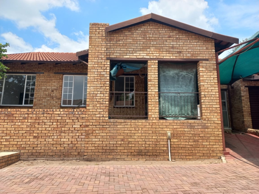 3 Bedroom Property for Sale in Safari Gardens North West